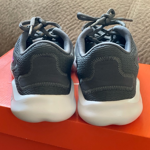 Nike Running Shoes in Grey / Pink, ‘Flex Experience RN9’ — Women’s Size 6.5 - Picture 9 of 16